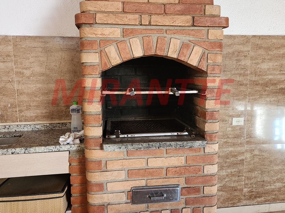 Sobrado de 250m² com 3 quartos em Vila Castelo