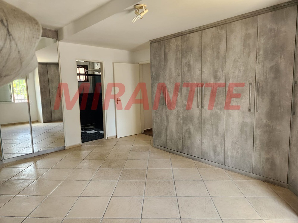 Sobrado de 250m² com 3 quartos em Vila Castelo