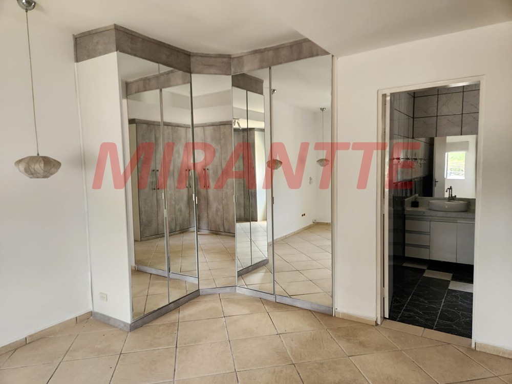 Sobrado de 250m² com 3 quartos em Vila Castelo