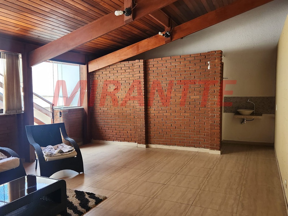Sobrado de 250m² com 3 quartos em Vila Castelo
