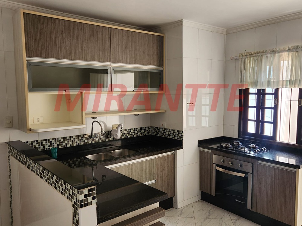 Sobrado de 250m² com 3 quartos em Vila Castelo
