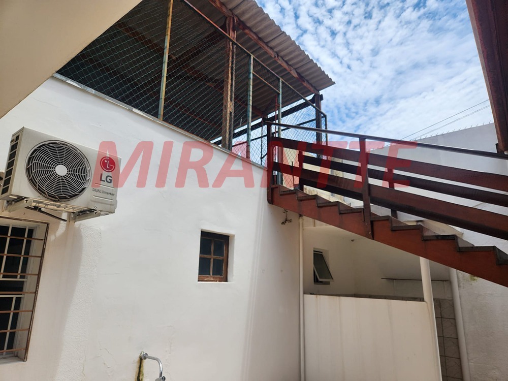 Sobrado de 250m² com 3 quartos em Vila Castelo