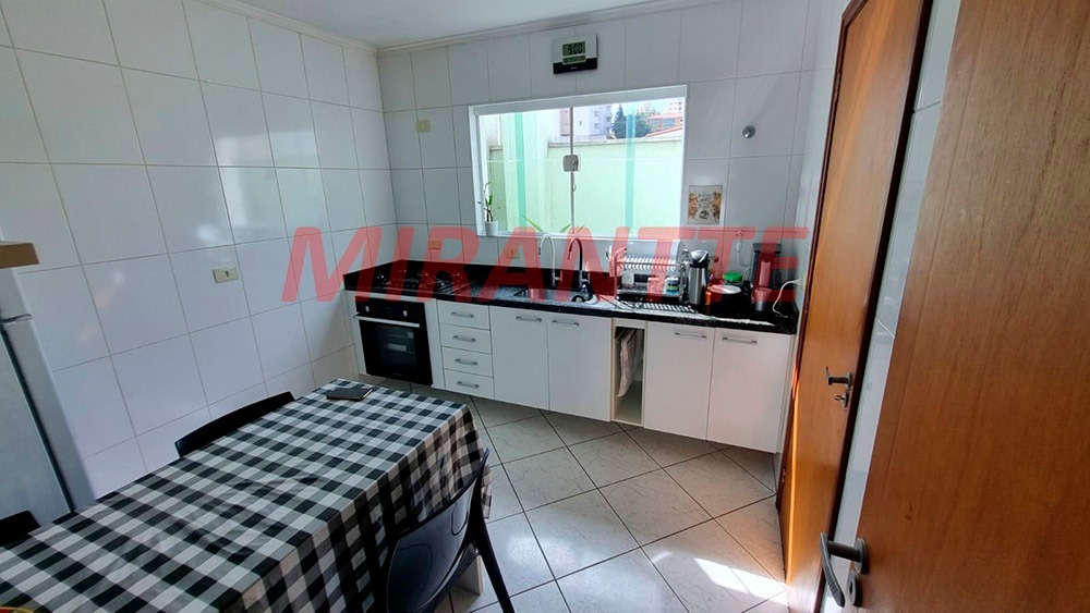 Sobrado de 140m² com 2 quartos em Vila Mazzei