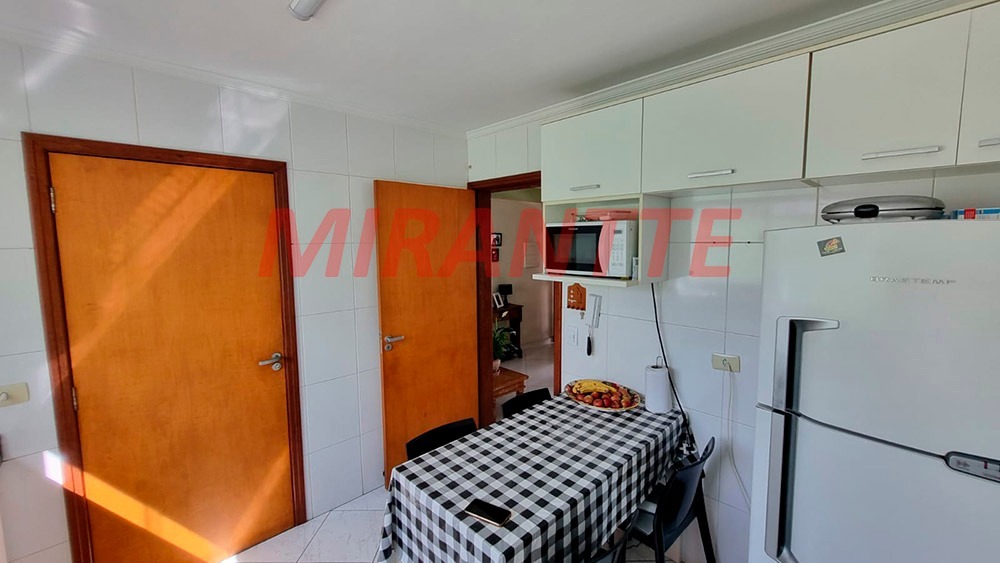 Sobrado de 140m² com 2 quartos em Vila Mazzei