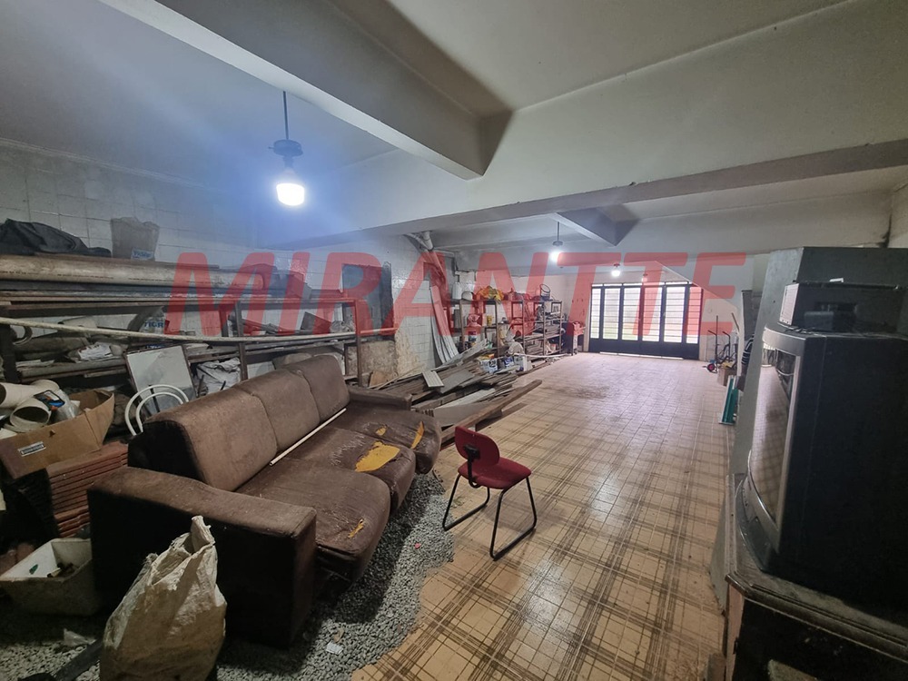 Sobrado de 246m² com 4 quartos em Santana