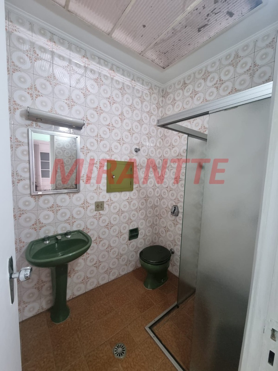 Sobrado de 246m² com 4 quartos em Santana
