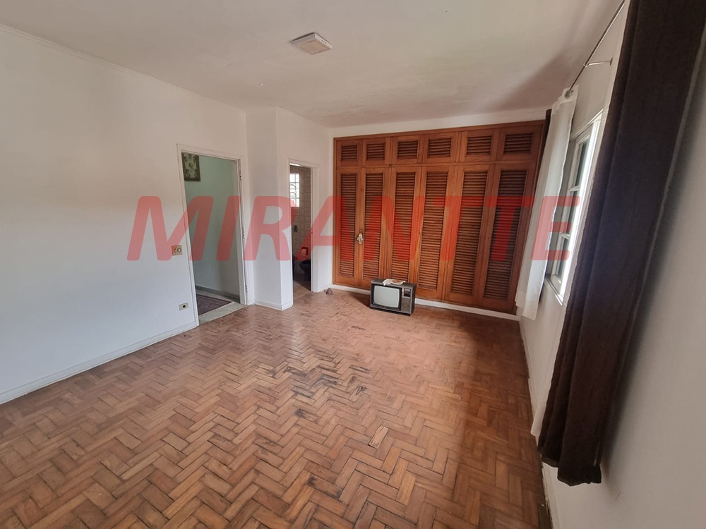 Sobrado de 246m² com 4 quartos em Santana