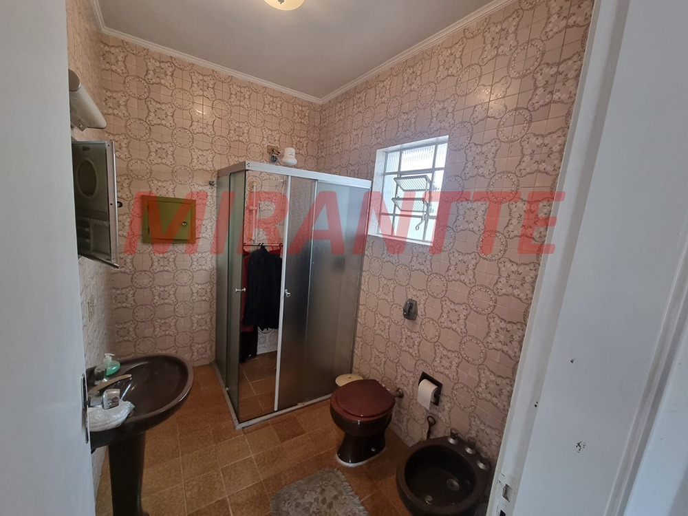 Sobrado de 246m² com 4 quartos em Santana