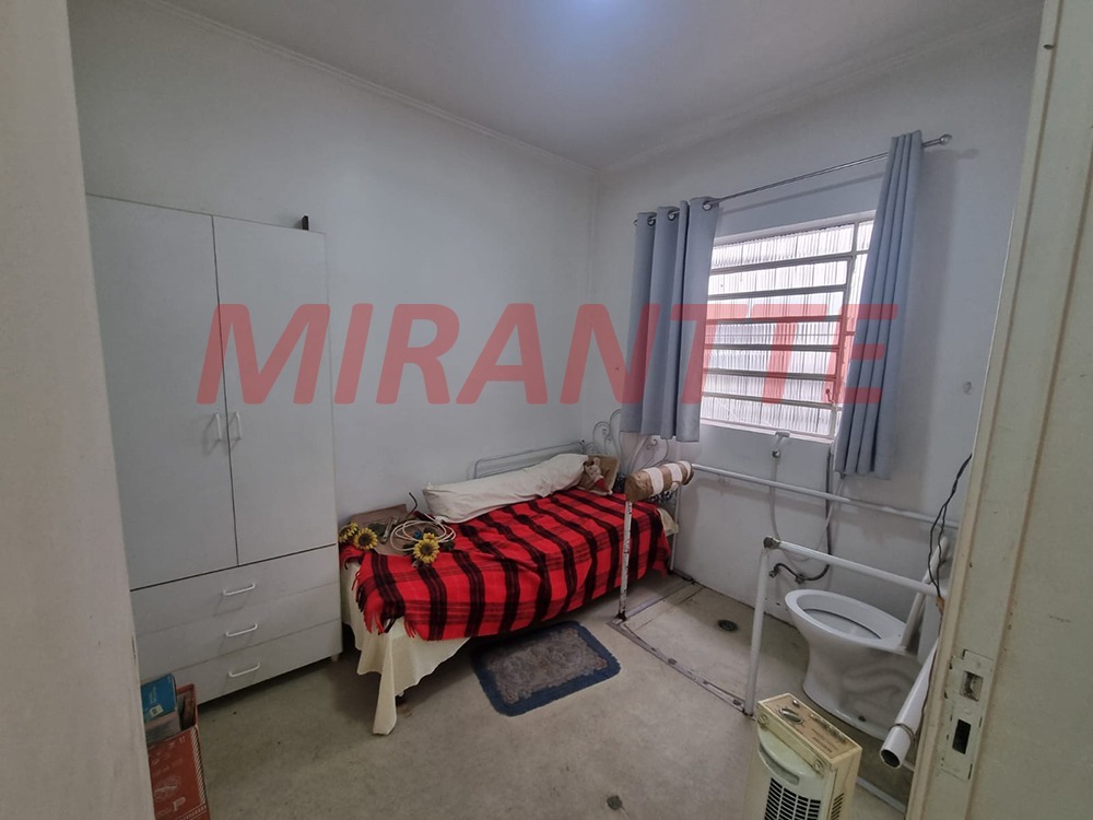 Sobrado de 246m² com 4 quartos em Santana