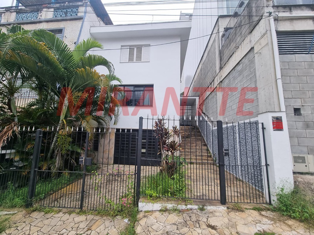 Sobrado de 246m² com 4 quartos em Santana