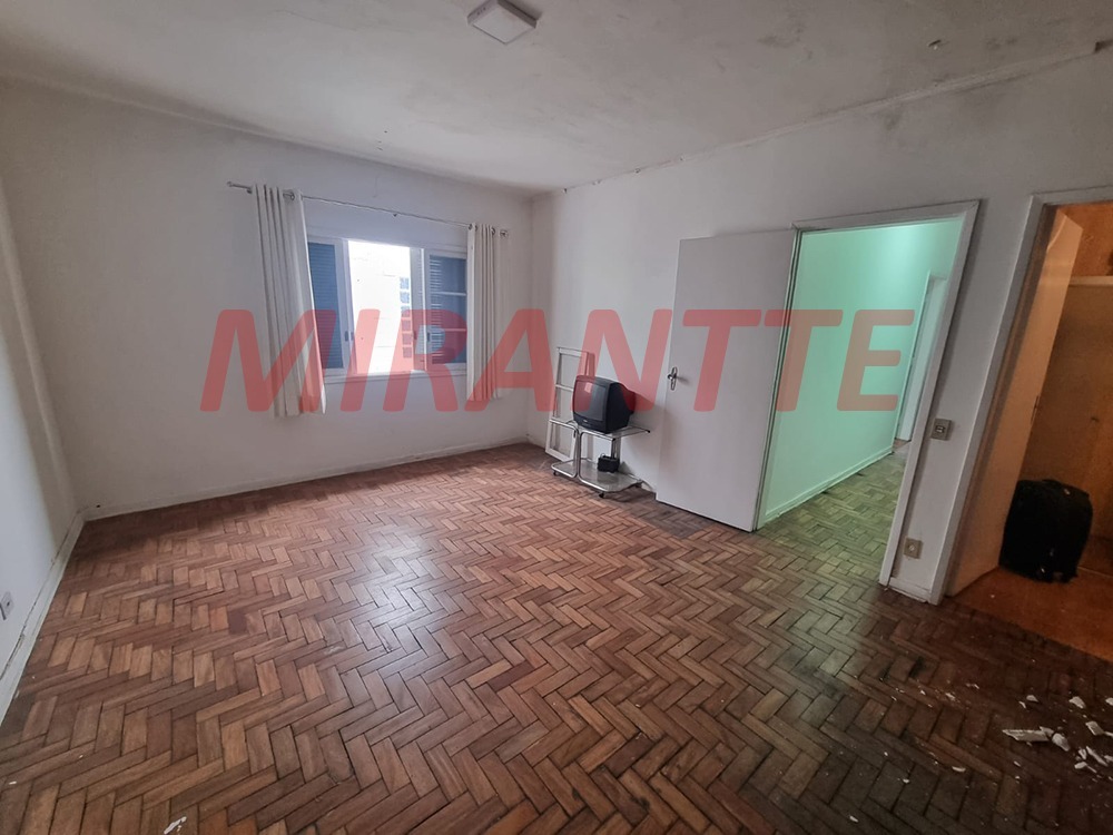 Sobrado de 246m² com 4 quartos em Santana