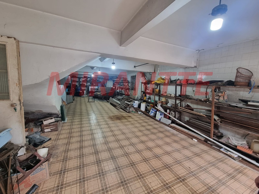 Sobrado de 246m² com 4 quartos em Santana
