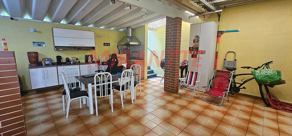 Sobrado de 160m² com 3 quartos em Vila Irmaos Arnoni