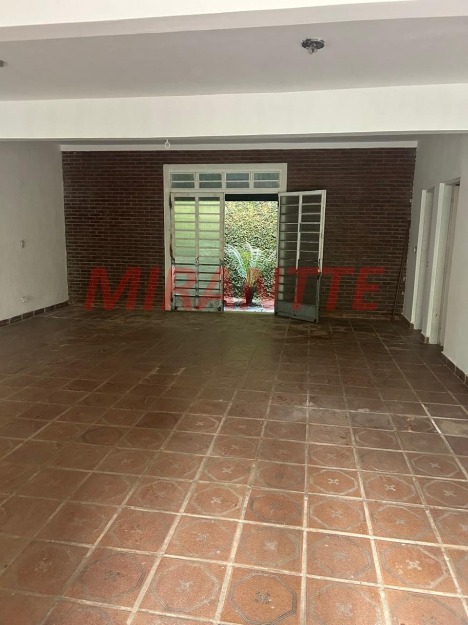 Cond. fechado de 267m² com 2 quartos em Morada Das Flores