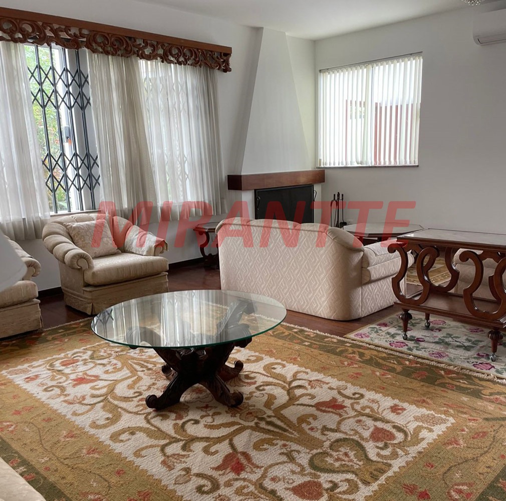 Cond. fechado de 411m² com 4 quartos em Santana