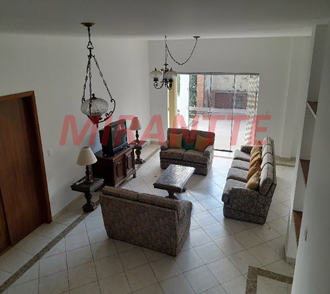 Cond. fechado de 411m² com 4 quartos em Santana