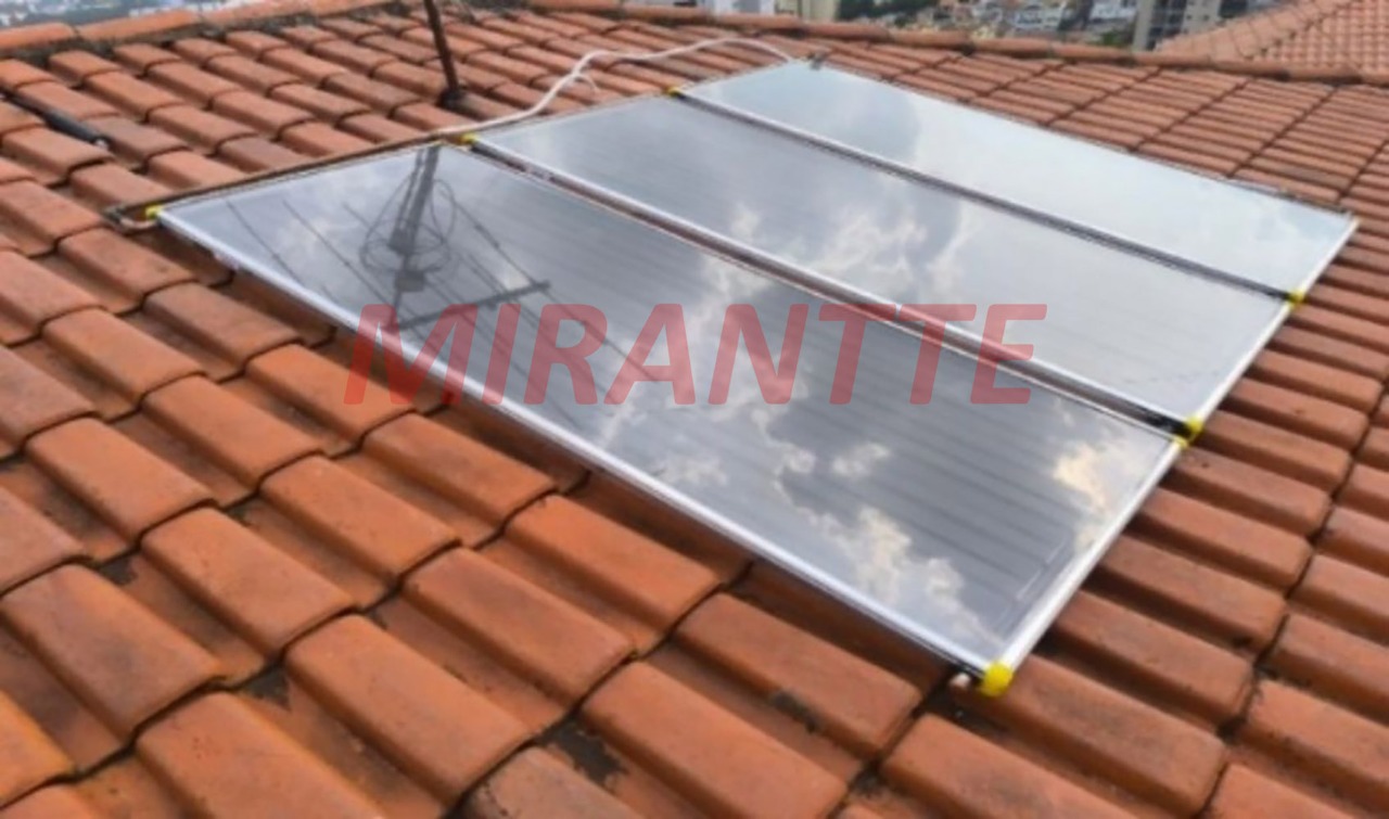 Cond. fechado de 411m² com 4 quartos em Santana