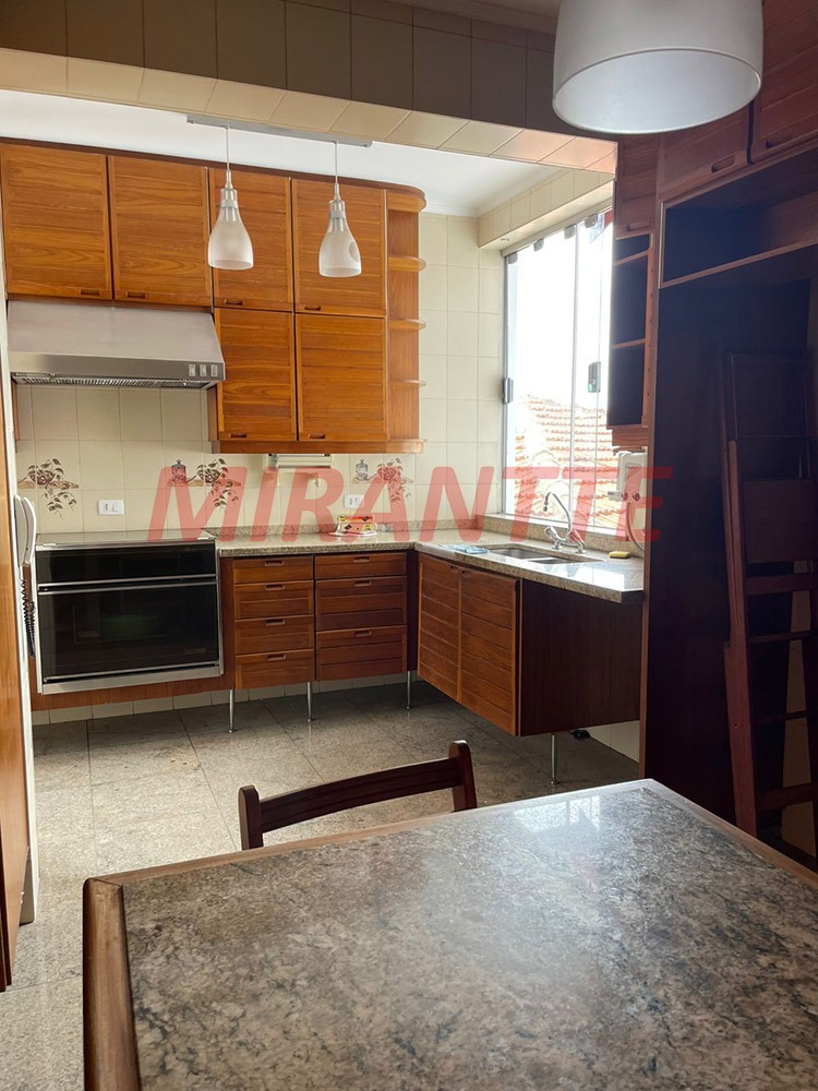 Cond. fechado de 411m² com 4 quartos em Santana