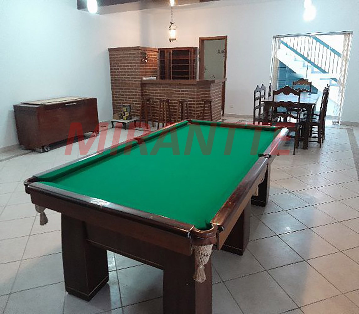 Cond. fechado de 411m² com 4 quartos em Santana