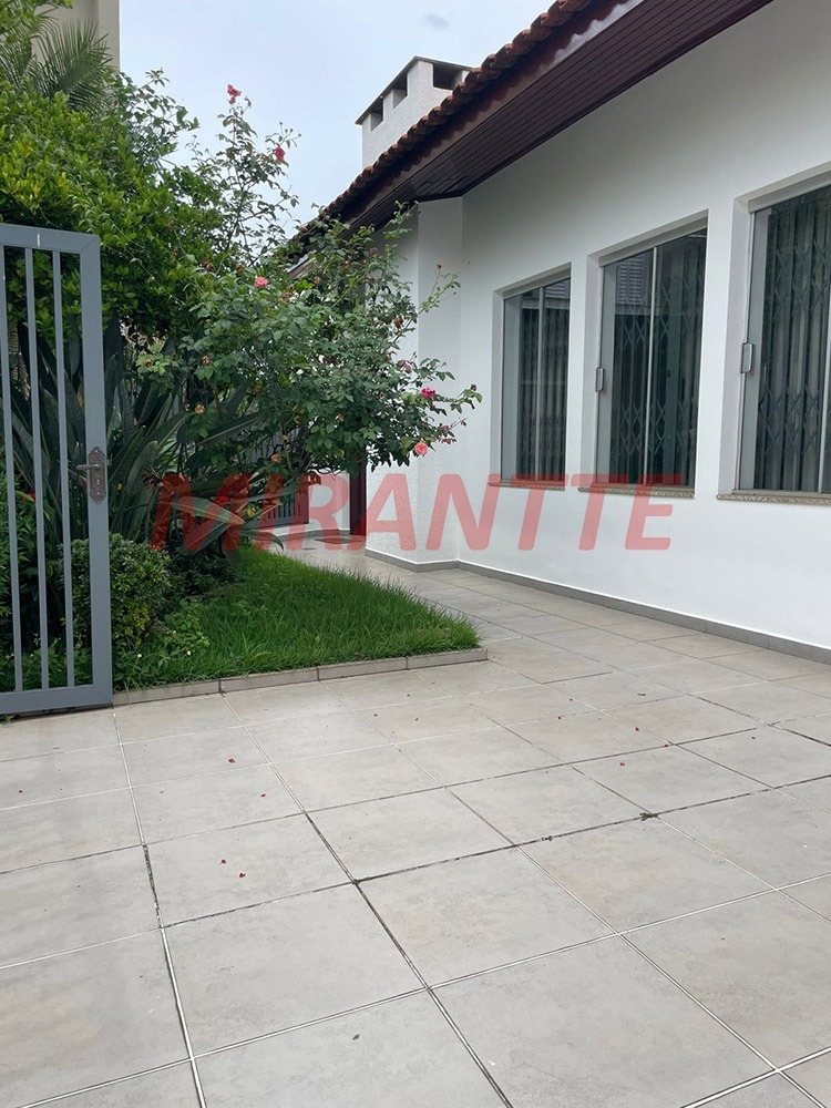 Cond. fechado de 411m² com 4 quartos em Santana