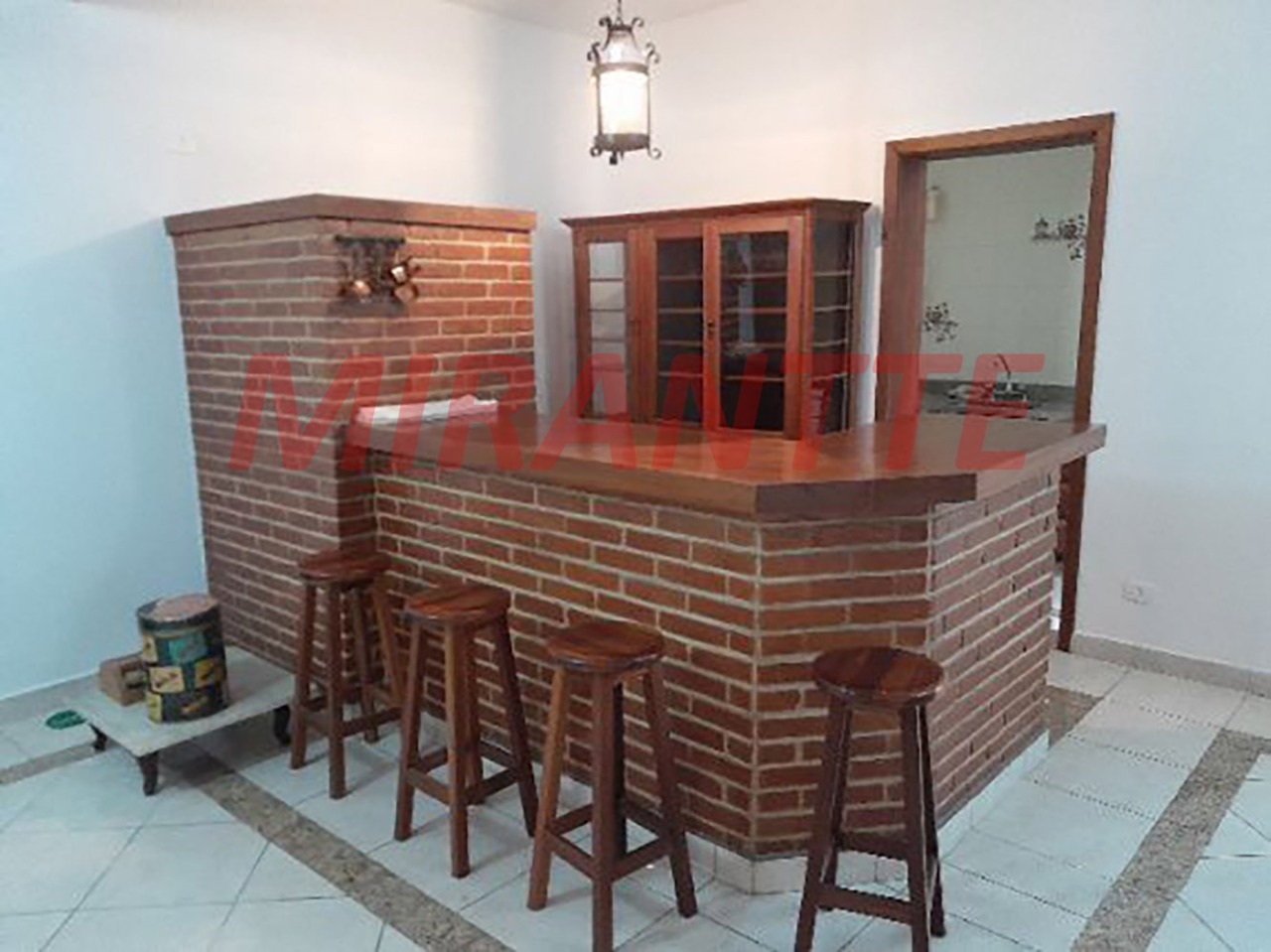 Cond. fechado de 411m² com 4 quartos em Santana