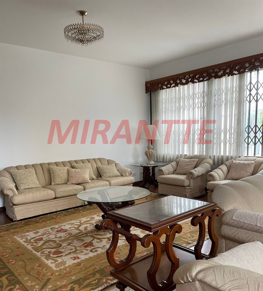 Cond. fechado de 411m² com 4 quartos em Santana