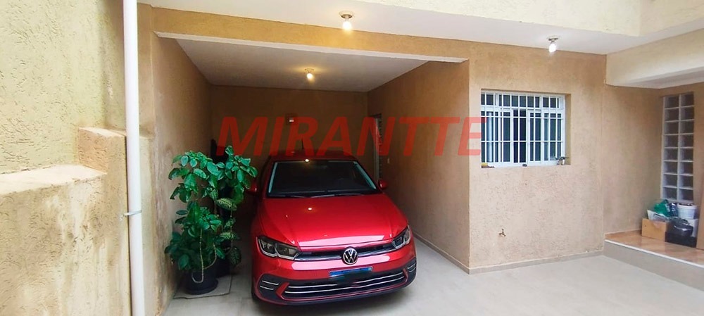 Sobrado de 85m² com 3 quartos em Água Fria