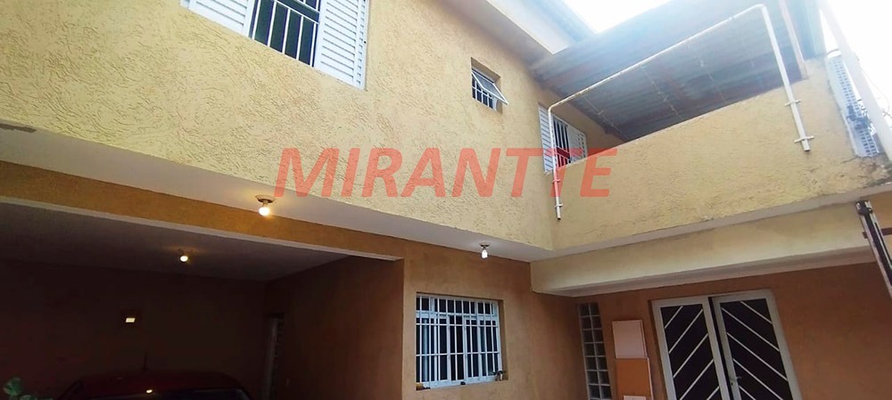 Sobrado de 85m² com 3 quartos em Água Fria