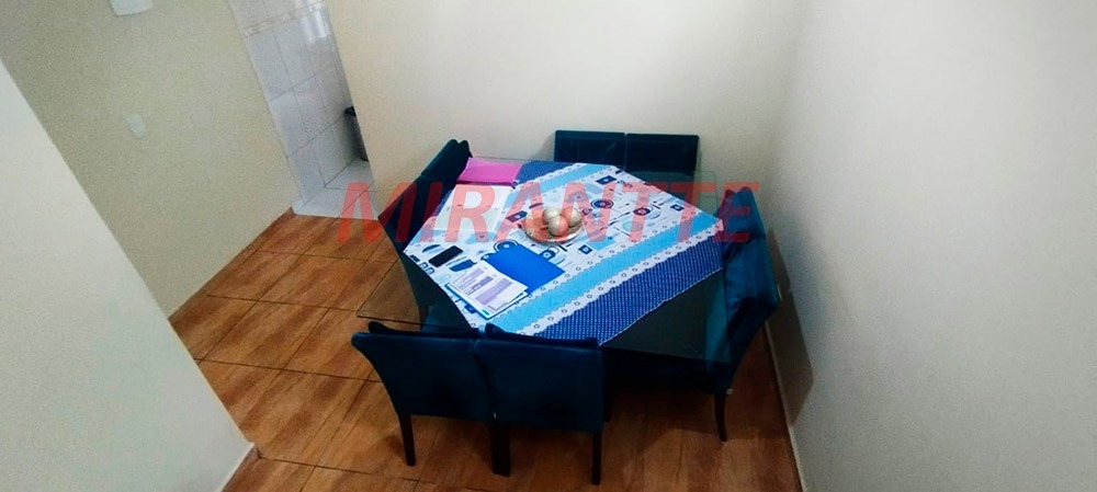 Sobrado de 85m² com 3 quartos em Água Fria