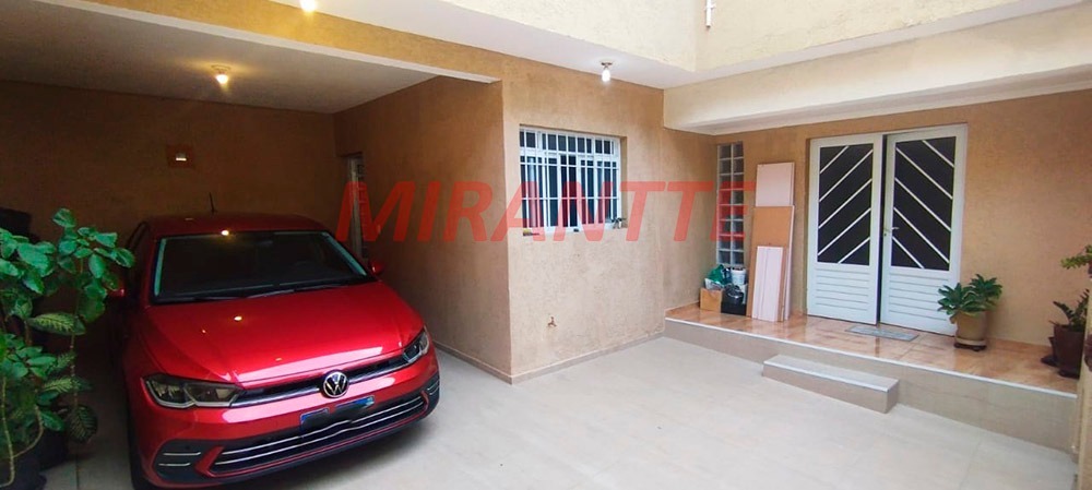 Sobrado de 85m² com 3 quartos em Água Fria