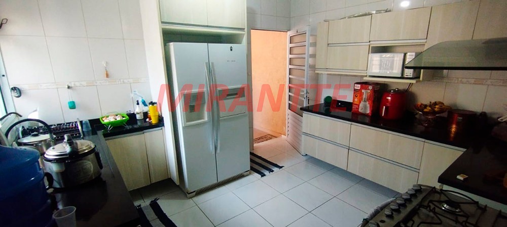 Sobrado de 85m² com 3 quartos em Água Fria