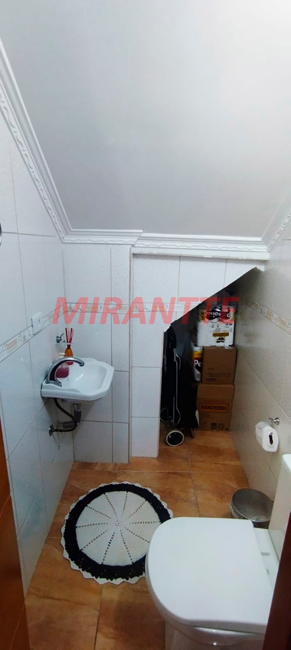 Sobrado de 85m² com 3 quartos em Água Fria