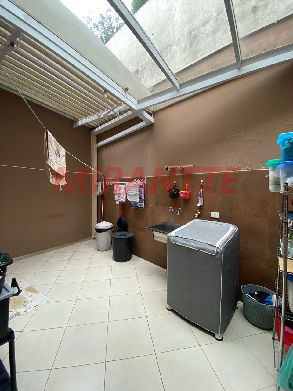 Sobrado de 300m² com 3 quartos em Santa Teresinha