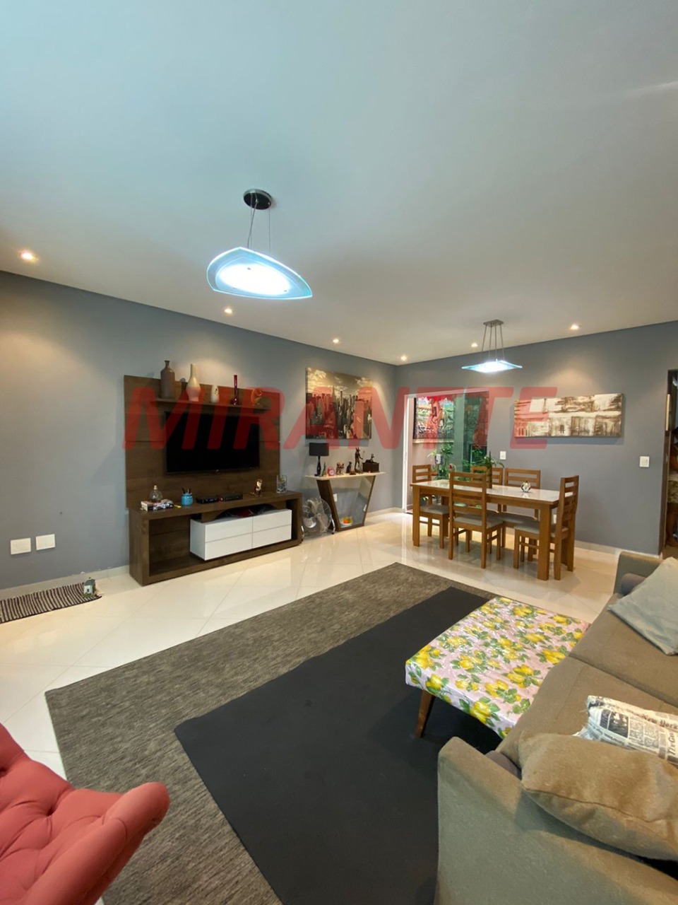 Sobrado de 300m² com 3 quartos em Santa Teresinha