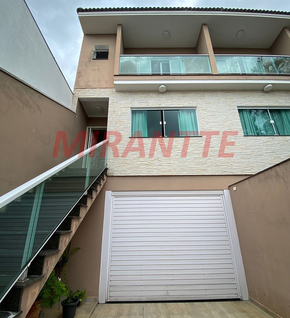 Sobrado de 300m² com 3 quartos em Santa Teresinha