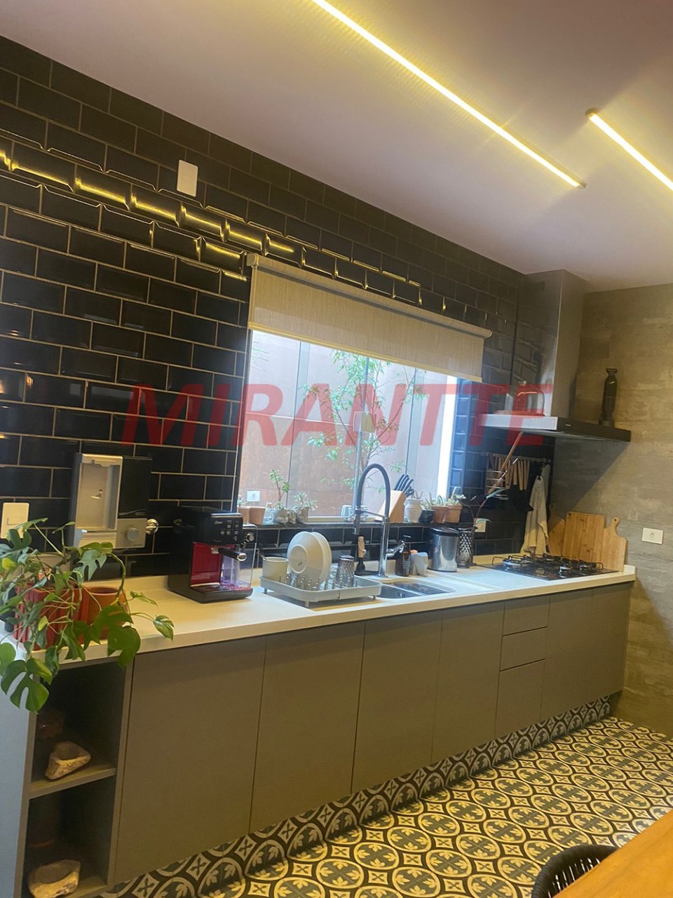 Sobrado de 300m² com 3 quartos em Santa Teresinha