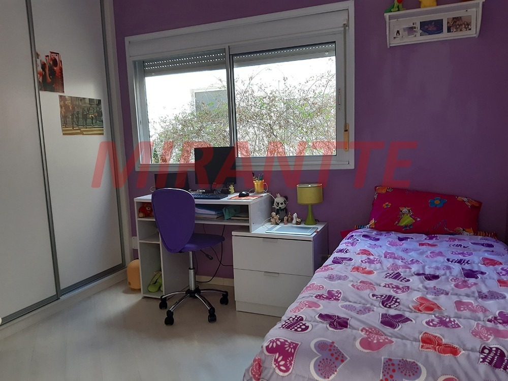 Cond. fechado de 237m² com 3 quartos em Vila Albertina