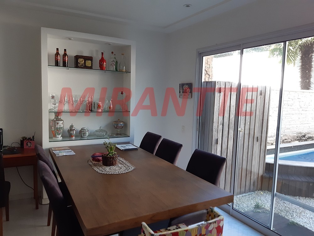 Cond. fechado de 237m² com 3 quartos em Vila Albertina