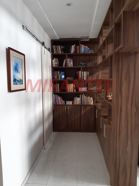 Cond. fechado de 237m² com 3 quartos em Vila Albertina