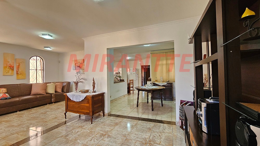 Sobrado de 250m² com 6 quartos em Vila Isolina Mazzei