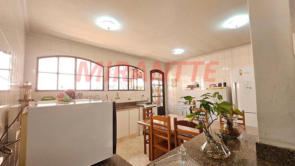 Sobrado de 250m² com 6 quartos em Vila Isolina Mazzei