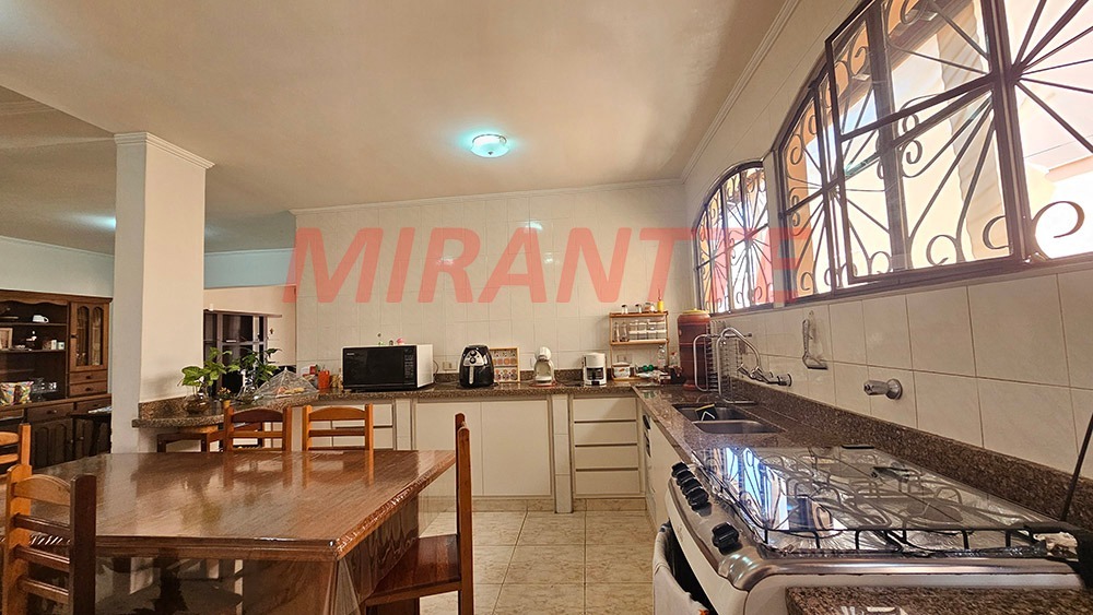 Sobrado de 250m² com 6 quartos em Vila Isolina Mazzei