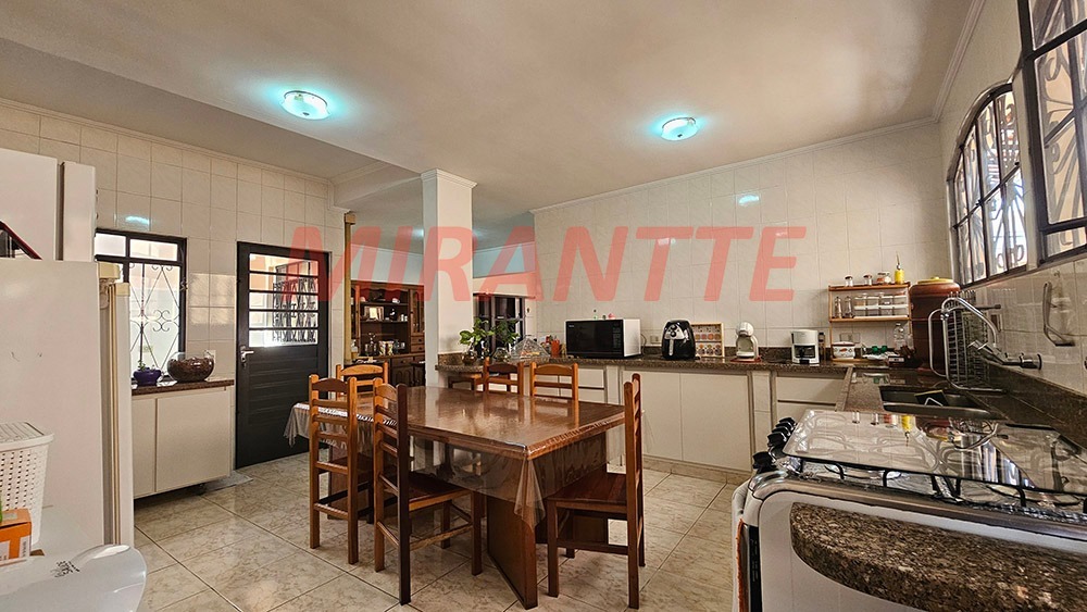 Sobrado de 250m² com 6 quartos em Vila Isolina Mazzei