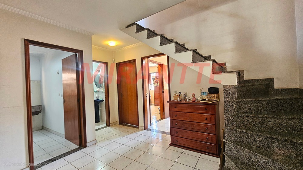Sobrado de 250m² com 6 quartos em Vila Isolina Mazzei