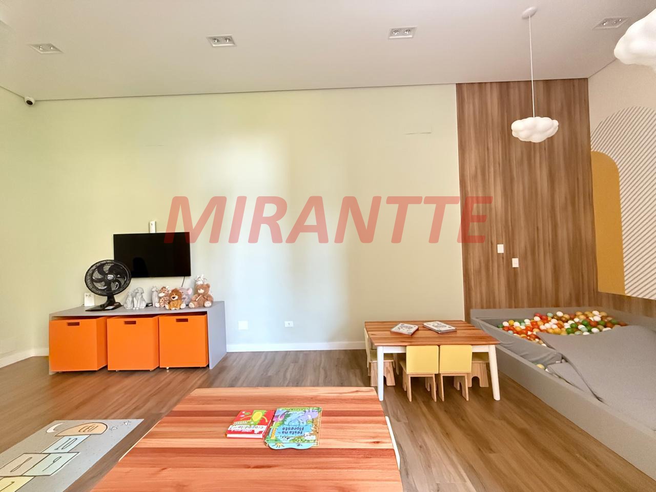 Apartamento de 222m² com 4 quartos em Perdizes