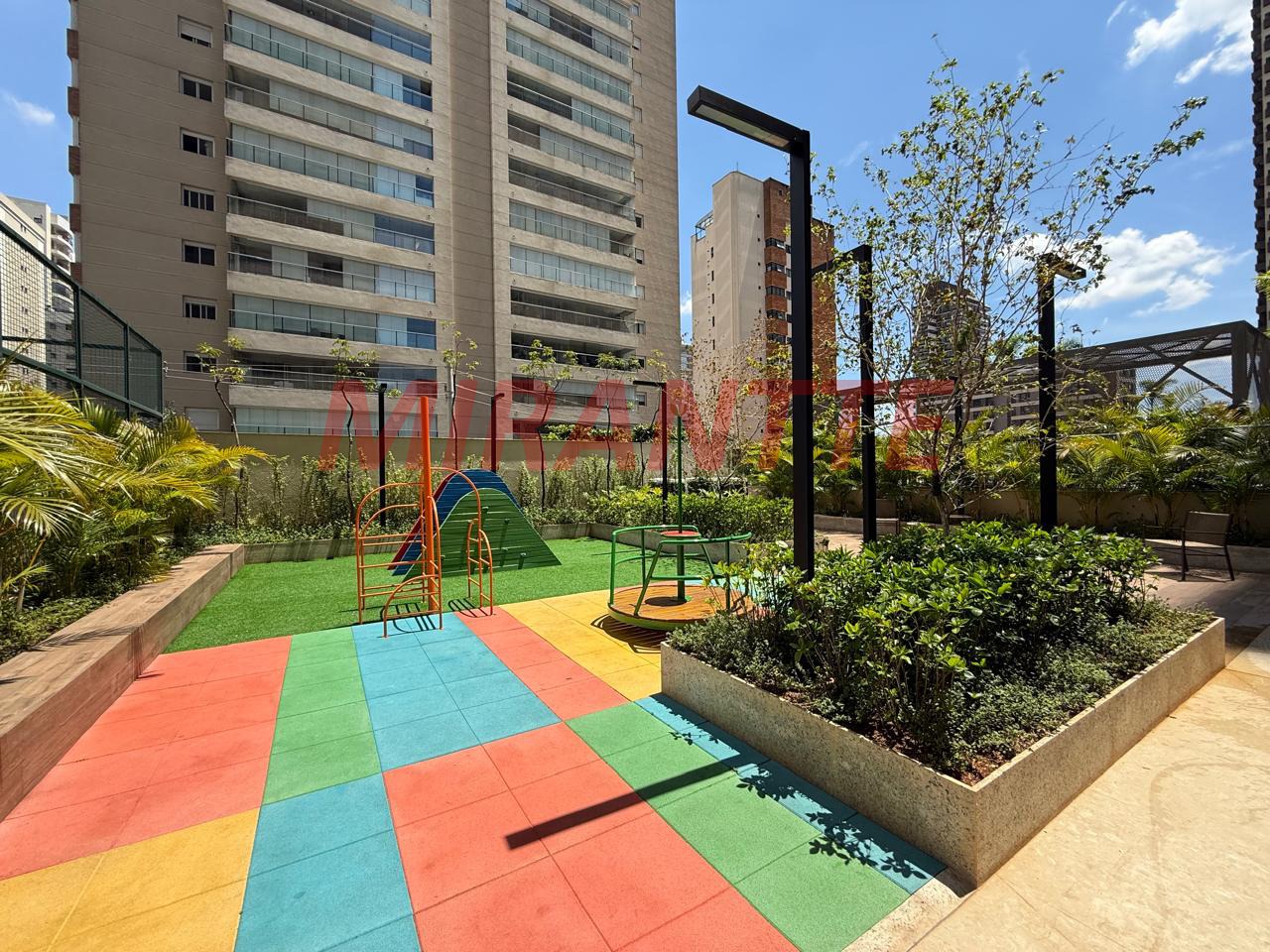 Apartamento de 222m² com 4 quartos em Perdizes
