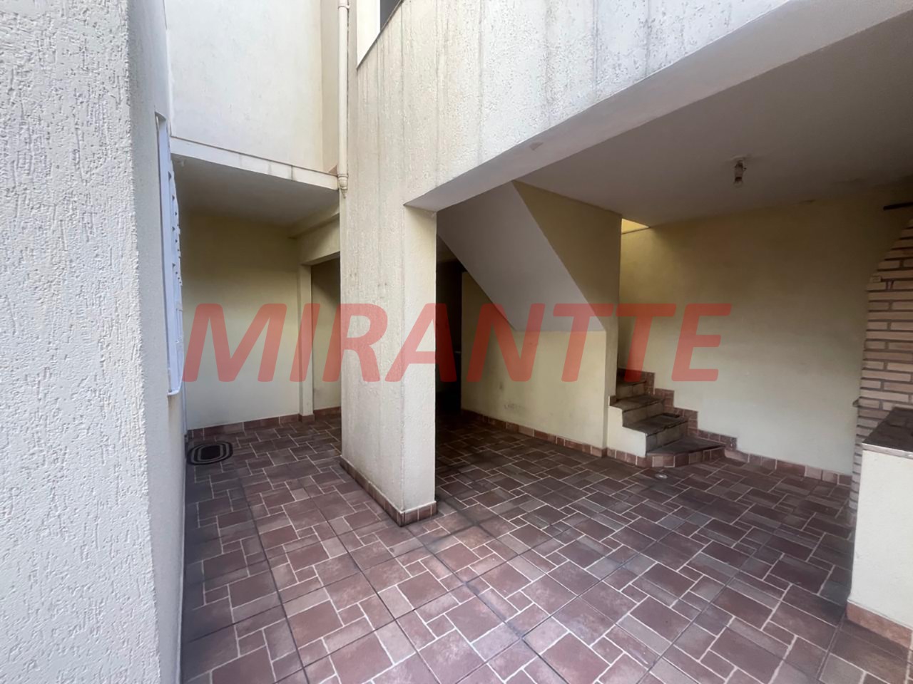Sobrado de 110m² com 3 quartos em Água Fria
