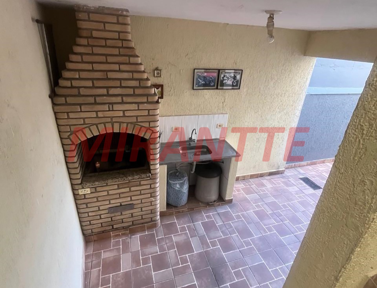 Sobrado de 110m² com 3 quartos em Água Fria