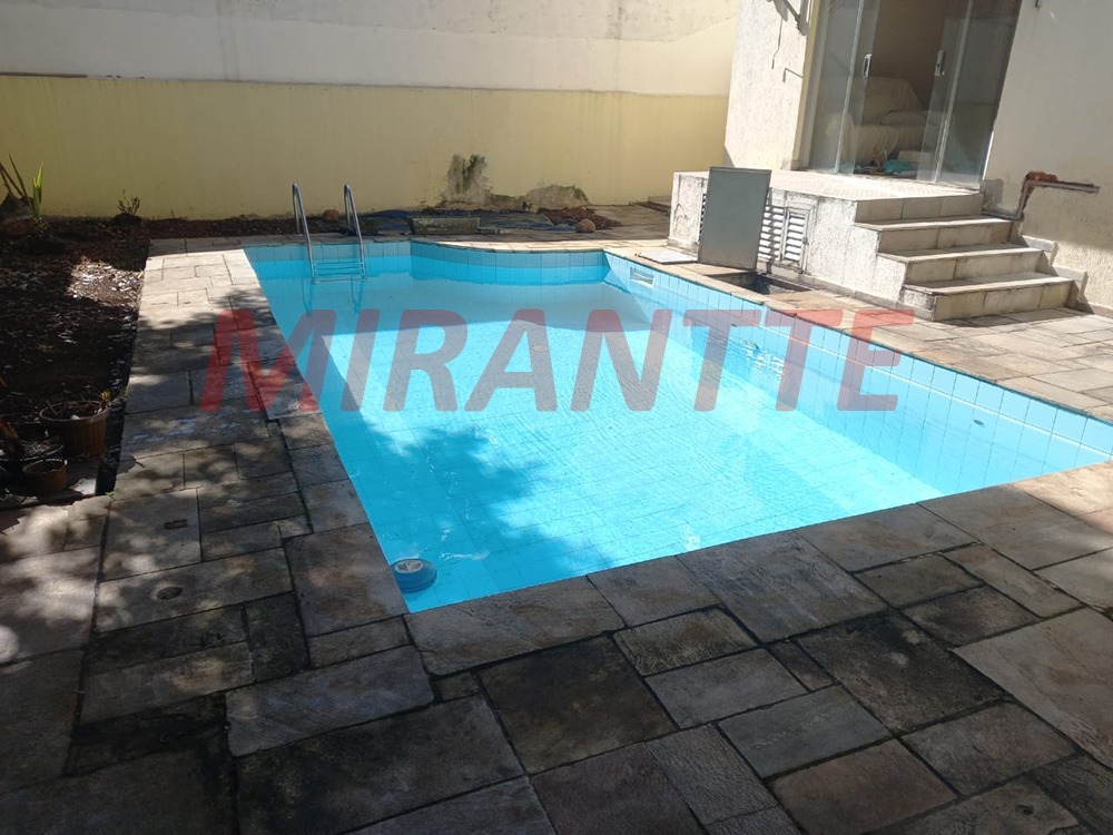 Sobrado de 269m² com 3 quartos em Jardim Floresta
