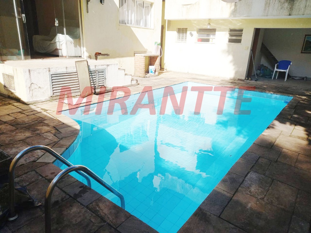 Sobrado de 269m² com 3 quartos em Jardim Floresta